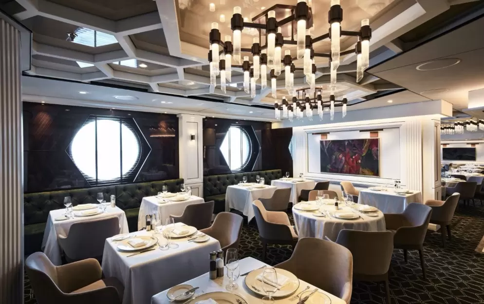 Explora Journeys EXPLORA III Fil Rouge 2.jpg